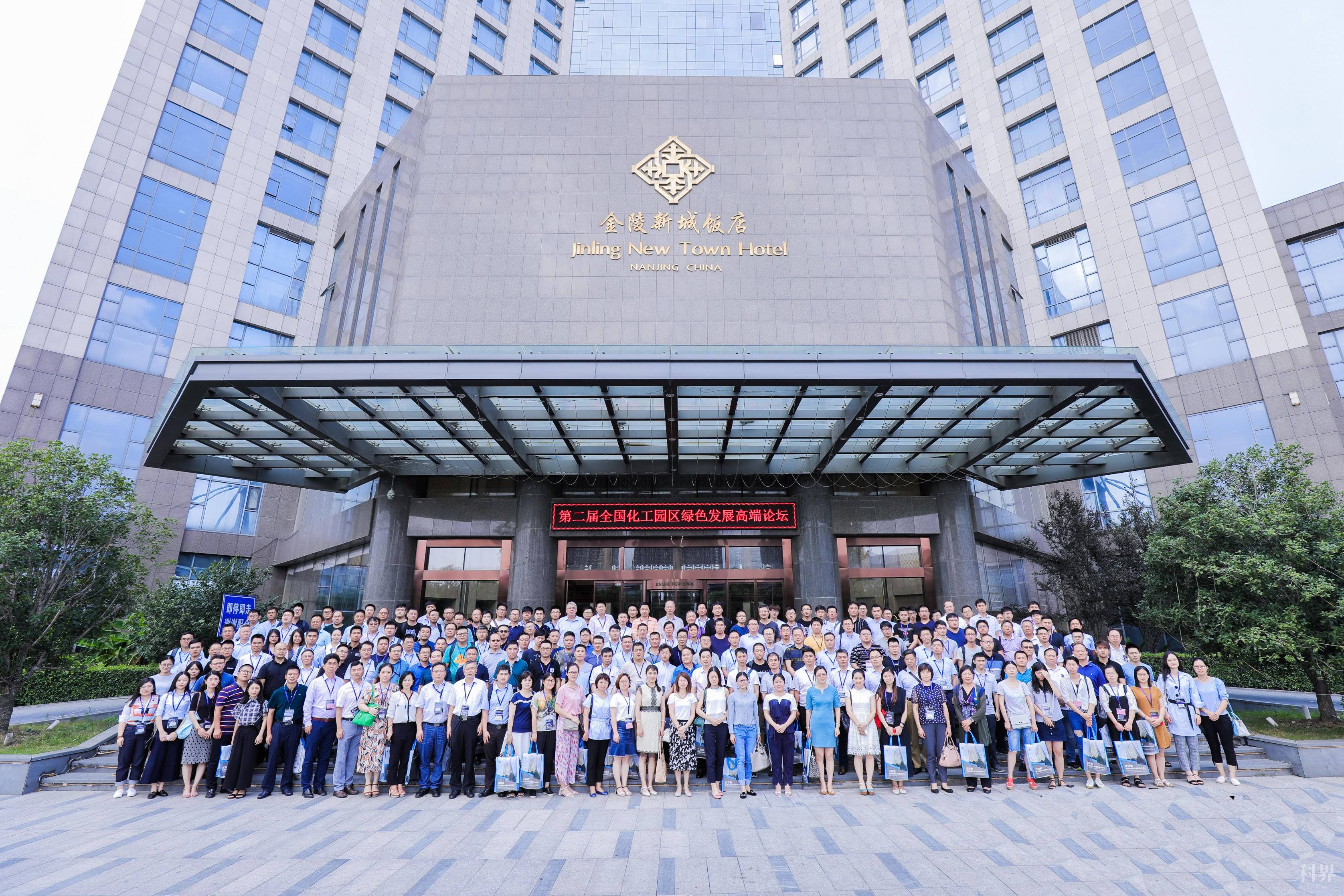 lizkL84kxp-sVkrPT1lJl0CmlJiS